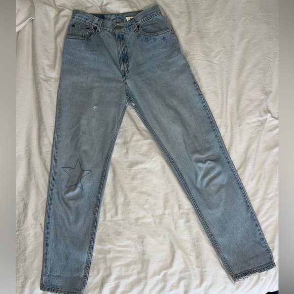 Vintage Levi’s 505 High Rise Embroidered Light Wash Jeans - Picture 2 of 12